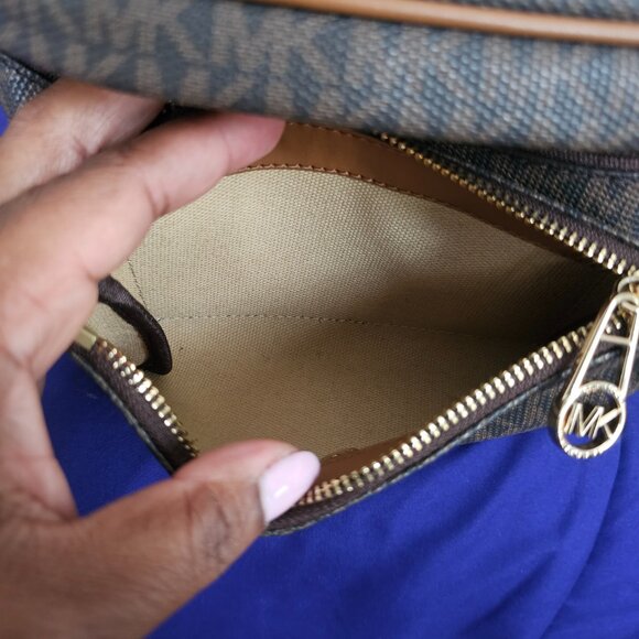 Slater Medium Signature Logo Sling Pack - Picture 4 of 10